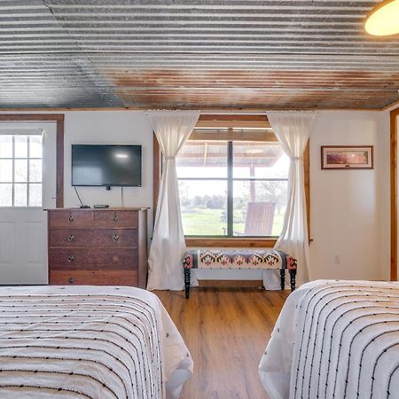 Delightful Carmine Studio On Farm Near Round Top! Luaran gambar