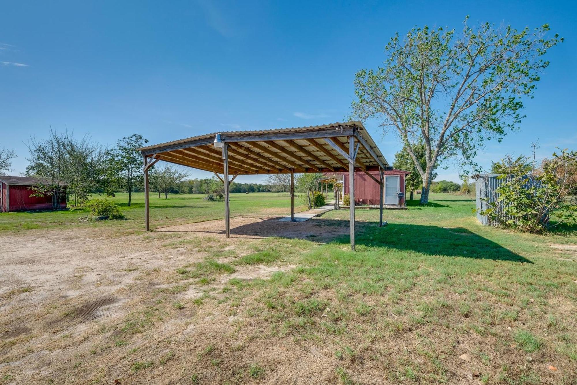 Delightful Carmine Studio On Farm Near Round Top! Luaran gambar